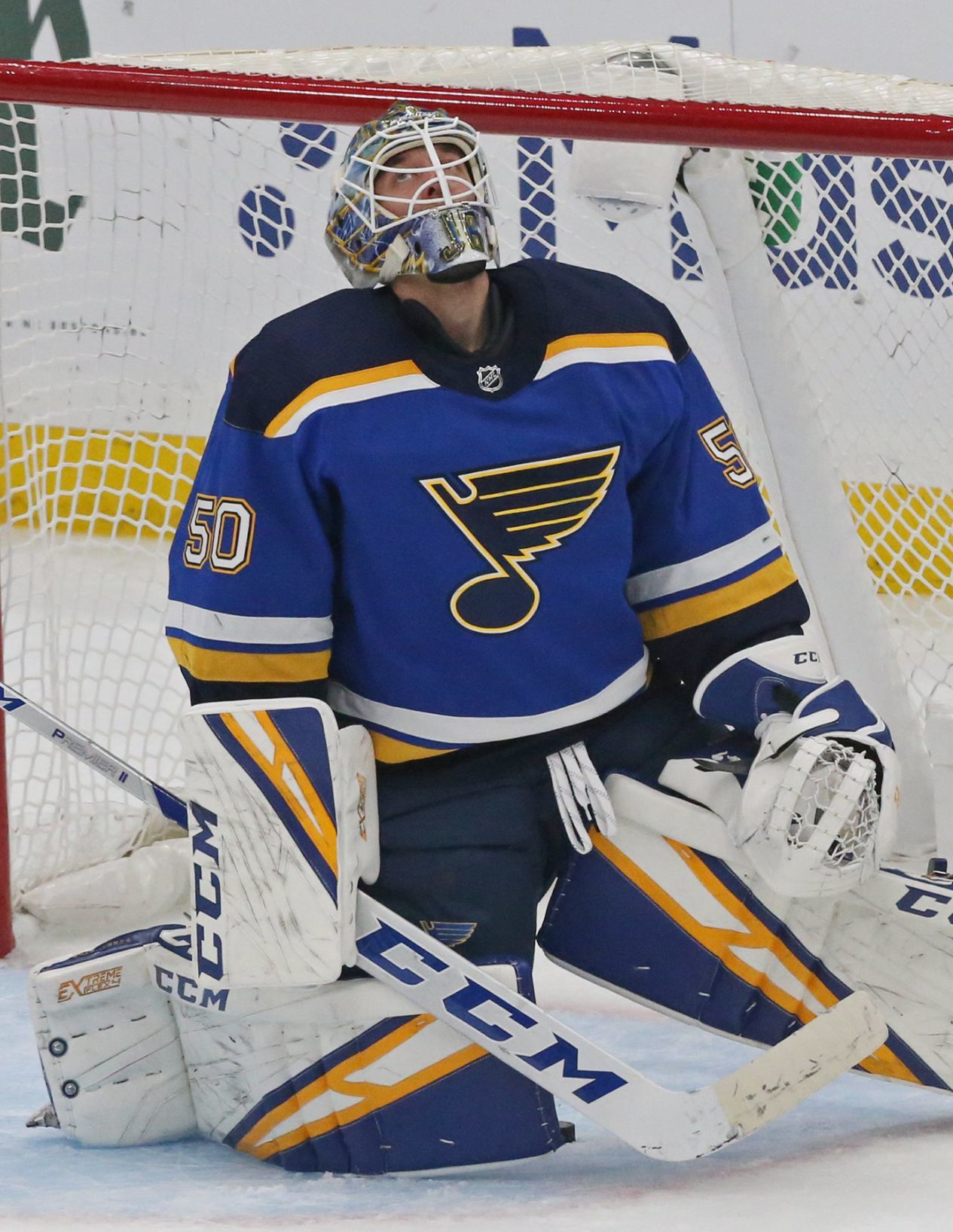 Blues and Jets battle in game 3 of the playoffs